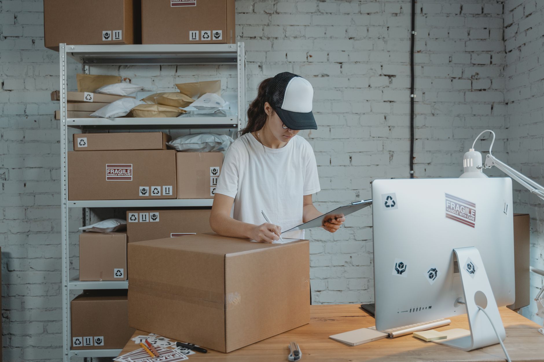 E-commerce & Retail